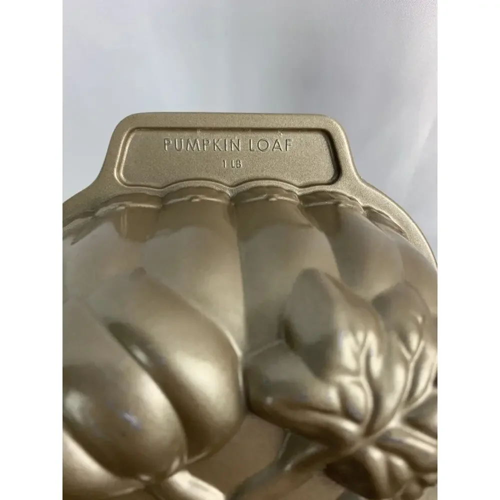 Nordic Ware PUMPKIN LOAF Bakeware 1 lb Pan Made in USA Baking Pan Harvest